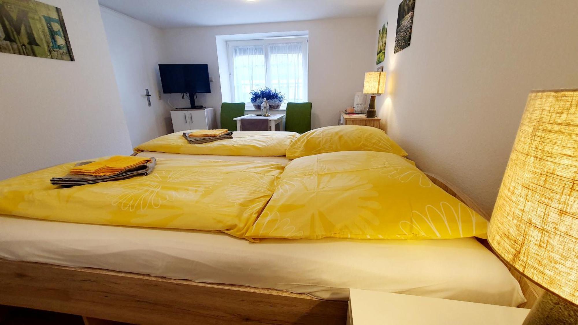 Apartment Gruener Fuerst Mit Sitzecke Im Innenhof & Naehe Park & Erdgeschoss Bad Muskau Cameră foto